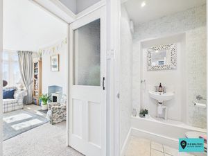 Potential Ground Floor Ensuite- click for photo gallery